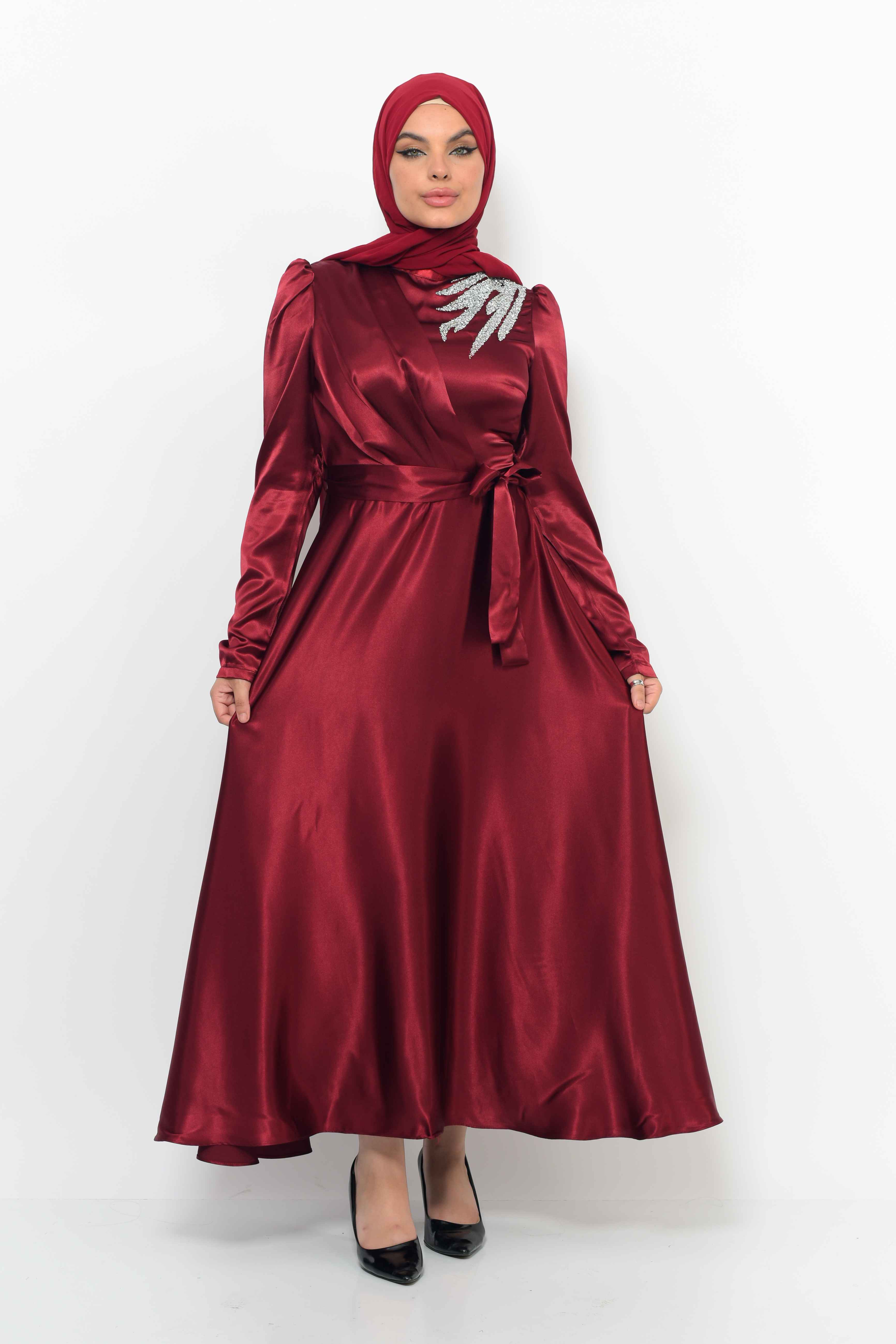 8600 - Omuzu Taşlı Saten Tasarım Elbise Abiye