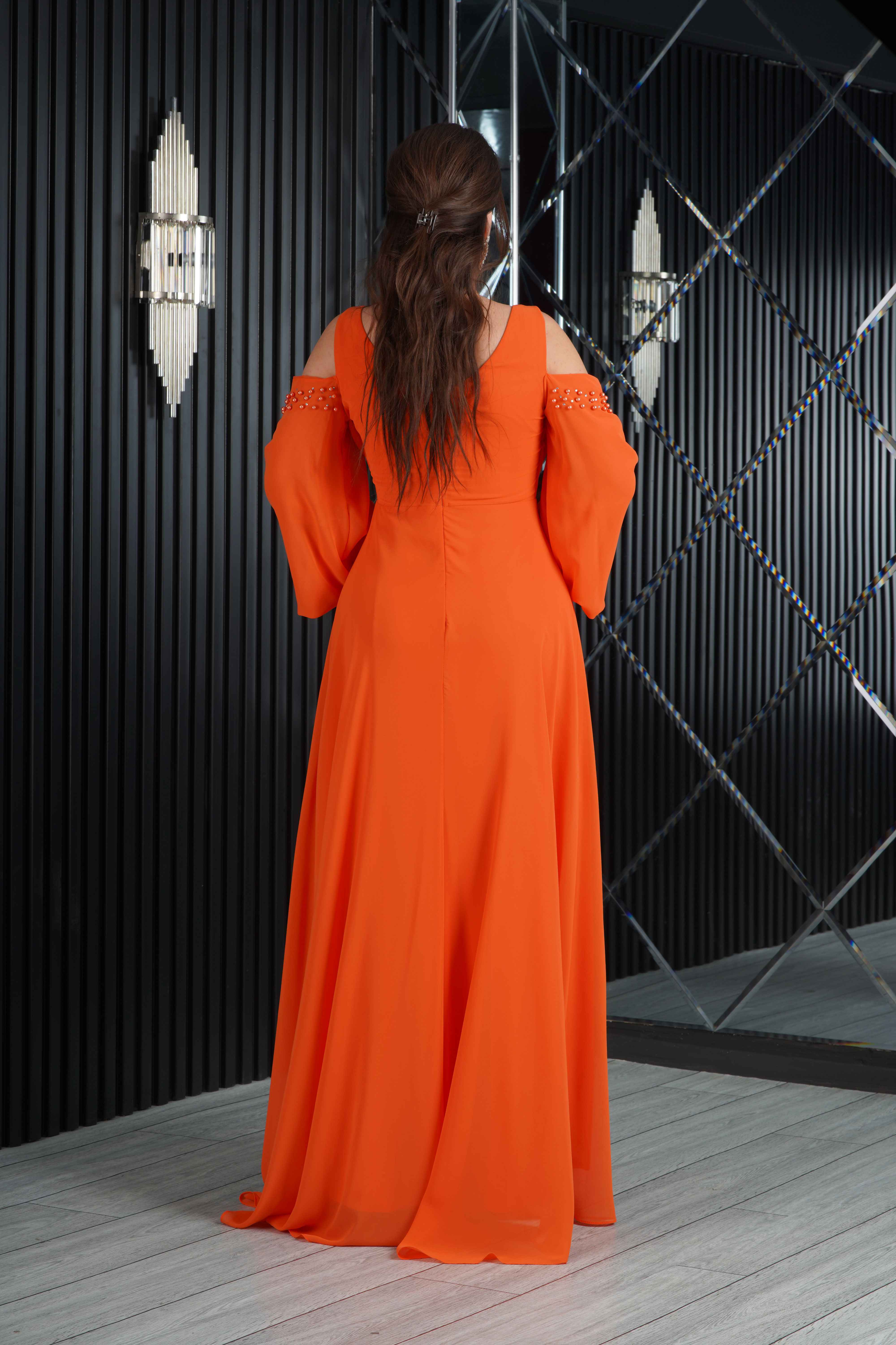 8758 - Şifon Tasarım İnci Aksesuarlı Askılı Balon Kollu Uzun Elbise Abiye